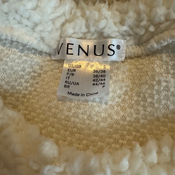 White Fuzzy Sweater with Black sequin LOVE Letters Sz S oversized - Picture 5 of 5